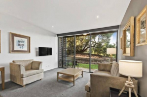 Scenic Golf & Spring 1BR Getaway, Fingal